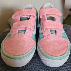 NWOT Girls Old Skool Vans size 13.5